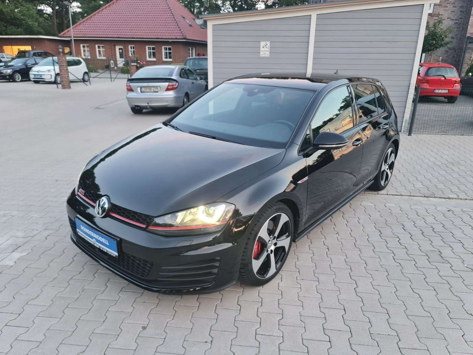 Coche VOLKSWAGEN Golf GTI Gasolina 2016 47420