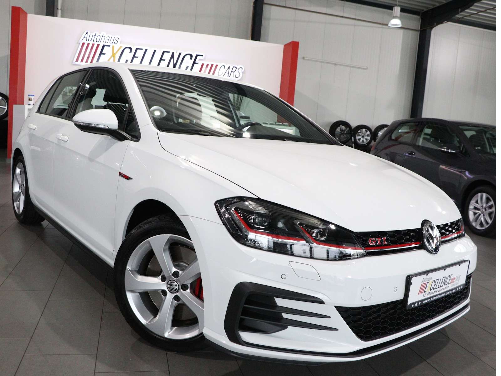 Coche VOLKSWAGEN Golf GTI Gasolina 2019 53444